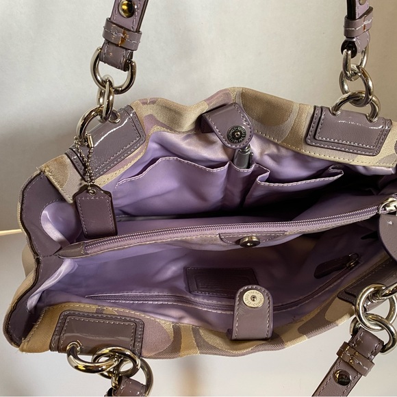 Coach lavender shoulder bag gently used - Picture 2 of 2